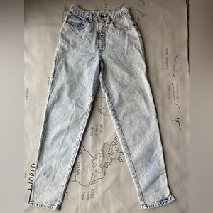 Acid wash floral embroidered fly Zena vintage high waisted jeans